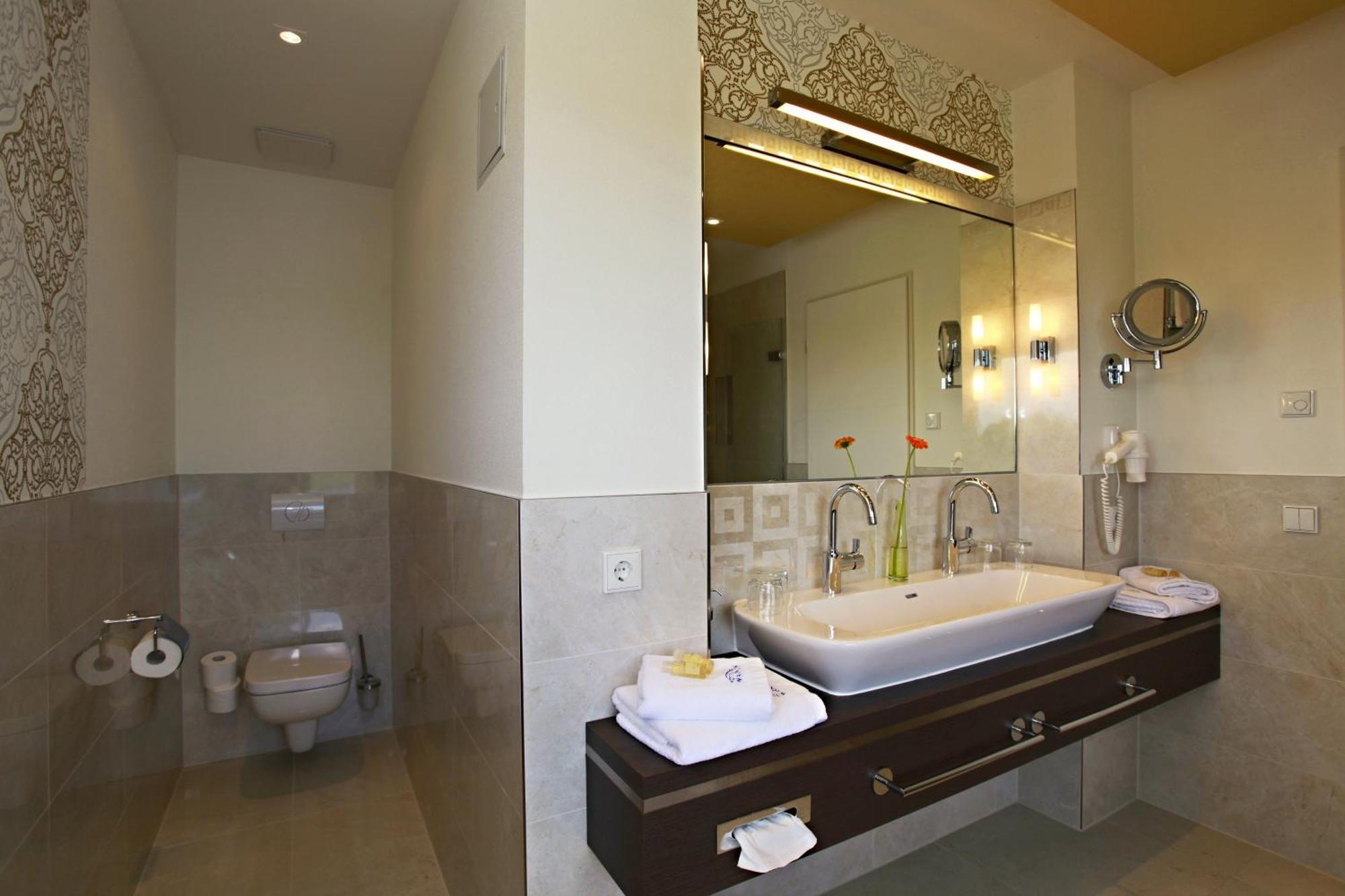 Hotel Warnow Rostock Ngoại thất bức ảnh