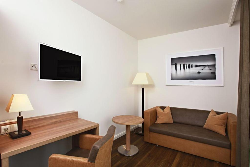 Hotel Warnow Rostock Ngoại thất bức ảnh