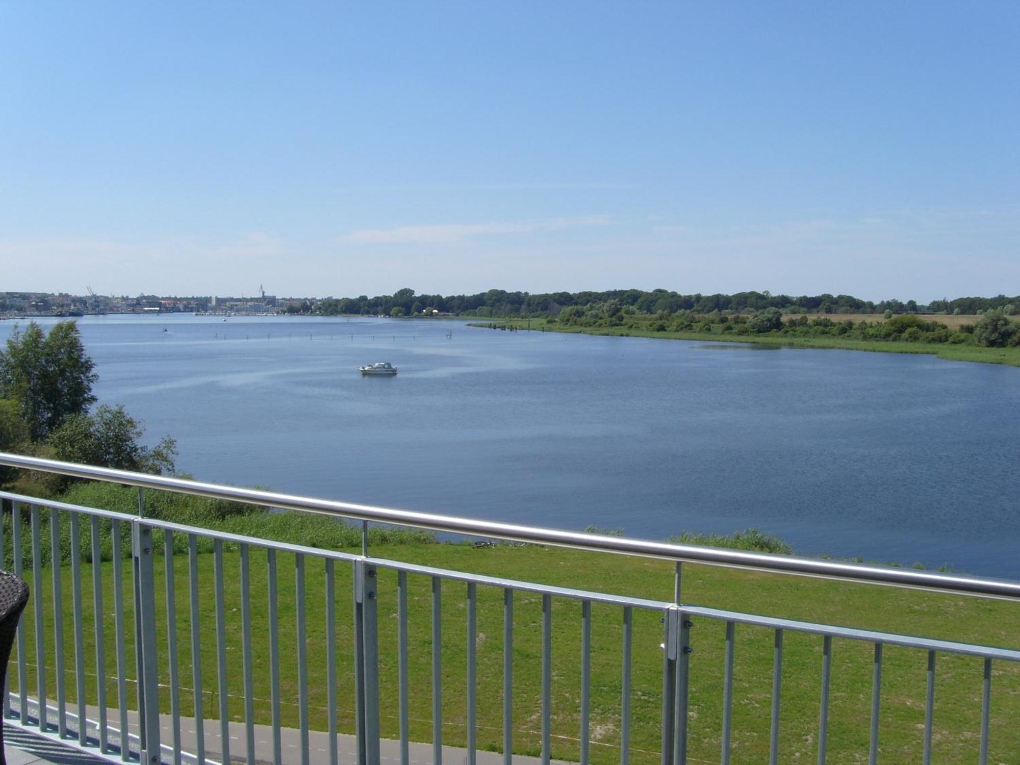 Hotel Warnow Rostock Ngoại thất bức ảnh
