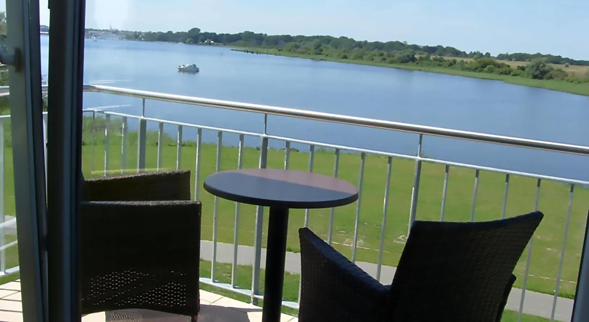 Hotel Warnow Rostock Ngoại thất bức ảnh