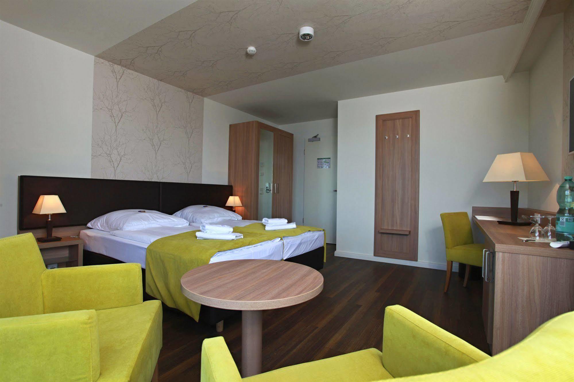 Hotel Warnow Rostock Ngoại thất bức ảnh